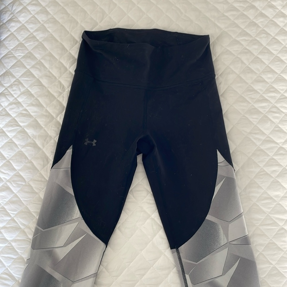 Under Armour leggings.